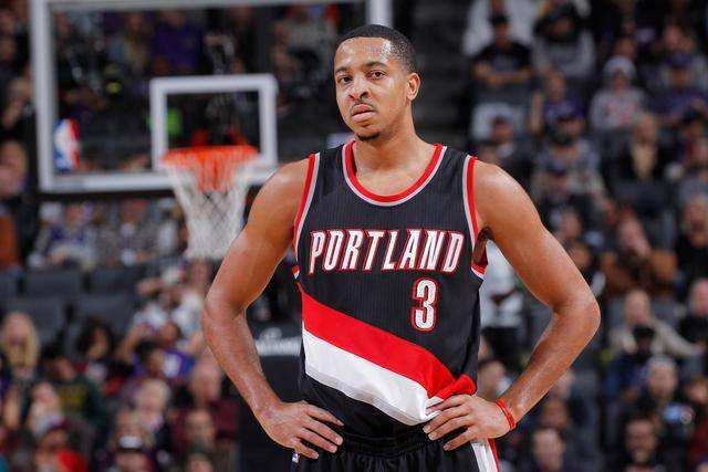 保罗将穿勇士3号球衣,穿3号球衣的球星是谁