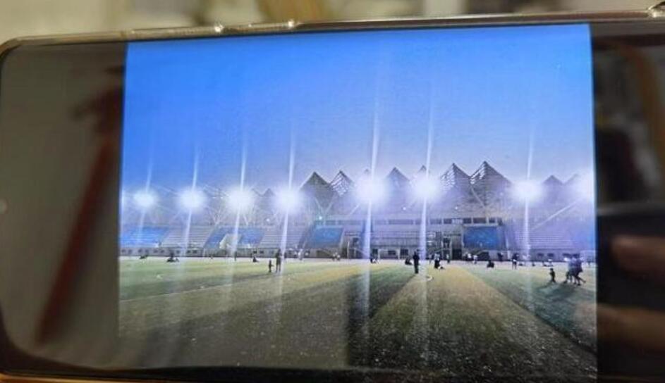 华为p30拍照模式曝光严重,华为p30拍照后置照片变灰