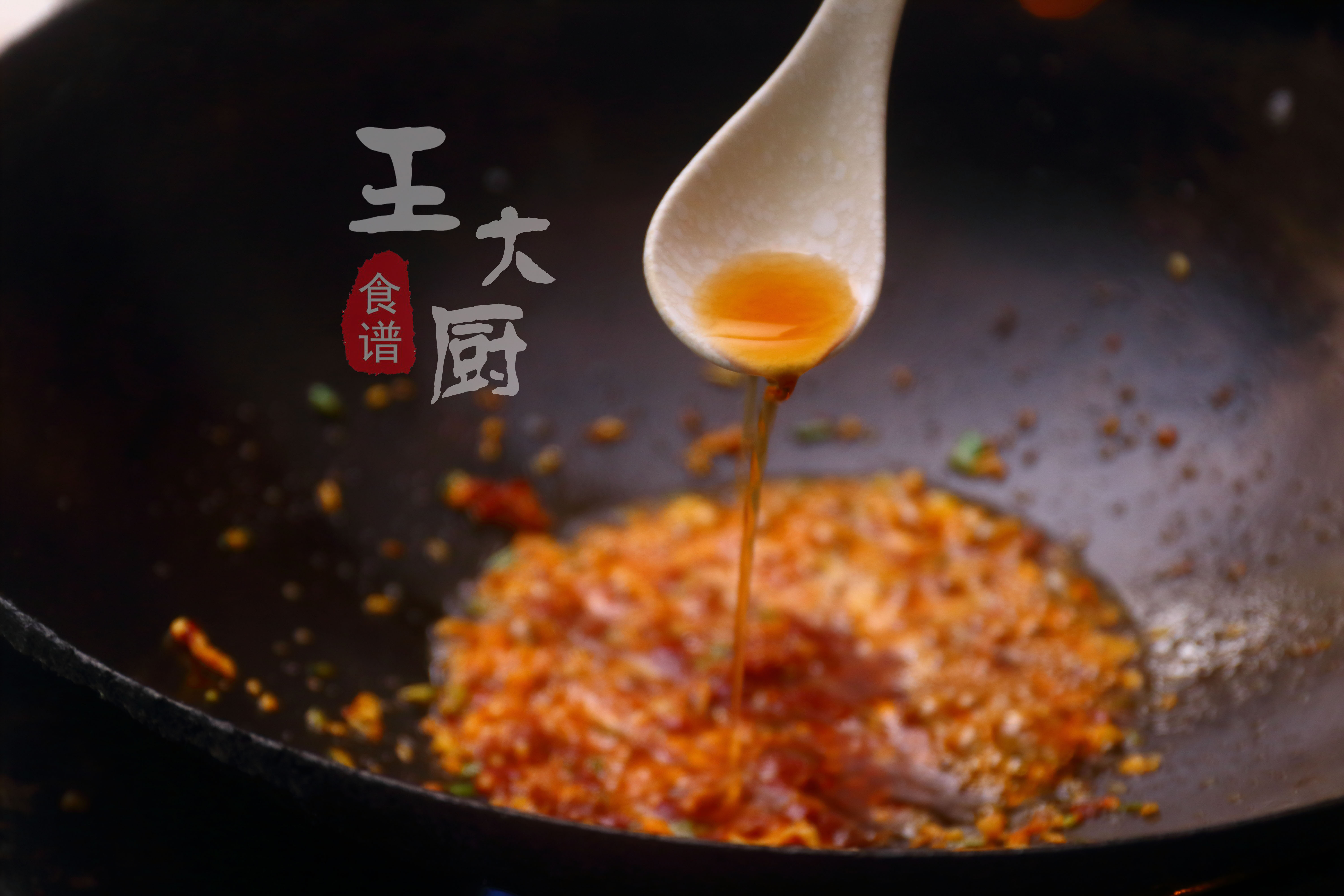 干烧小鲫鱼怎么做好吃视频教程,干烧鲫鱼和红烧鲫鱼哪个更好吃