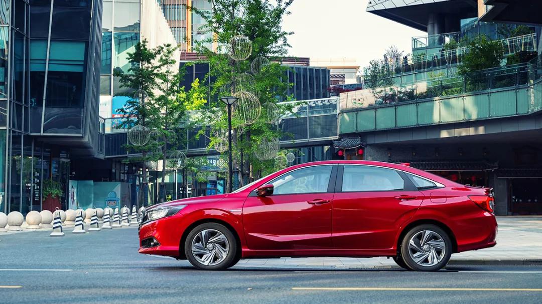 硬刚卡罗拉！全新凌派混动有多强？