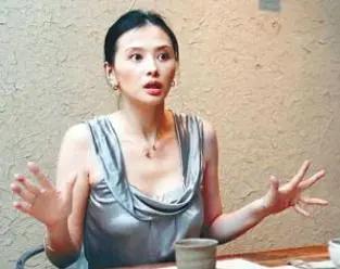 44岁女星被切除器官,44岁女明星剖腹生孩子