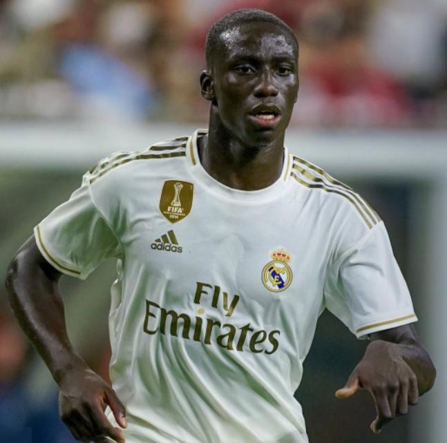 目前世界身价最高的左后卫是谁,身价最高的十大中后卫