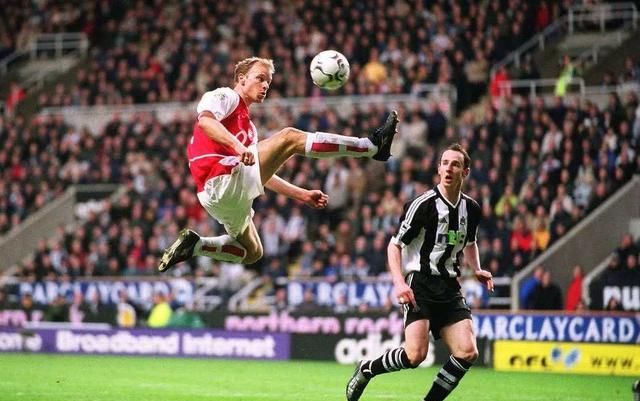 博格坎普华丽转身脚后跟破门,过人梦幻脚步