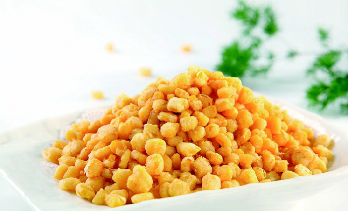 云南山里红色苦的野果,云南野生黄泡果几月熟