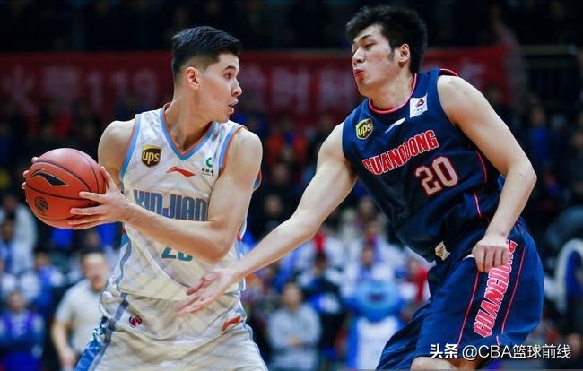 威少力挺亚当斯,威少失三双怒吼亚当斯