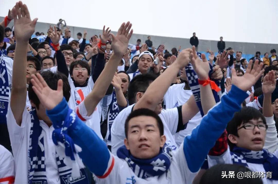 足球之夜天津泰达足协杯冠军,泰达颁奖典礼