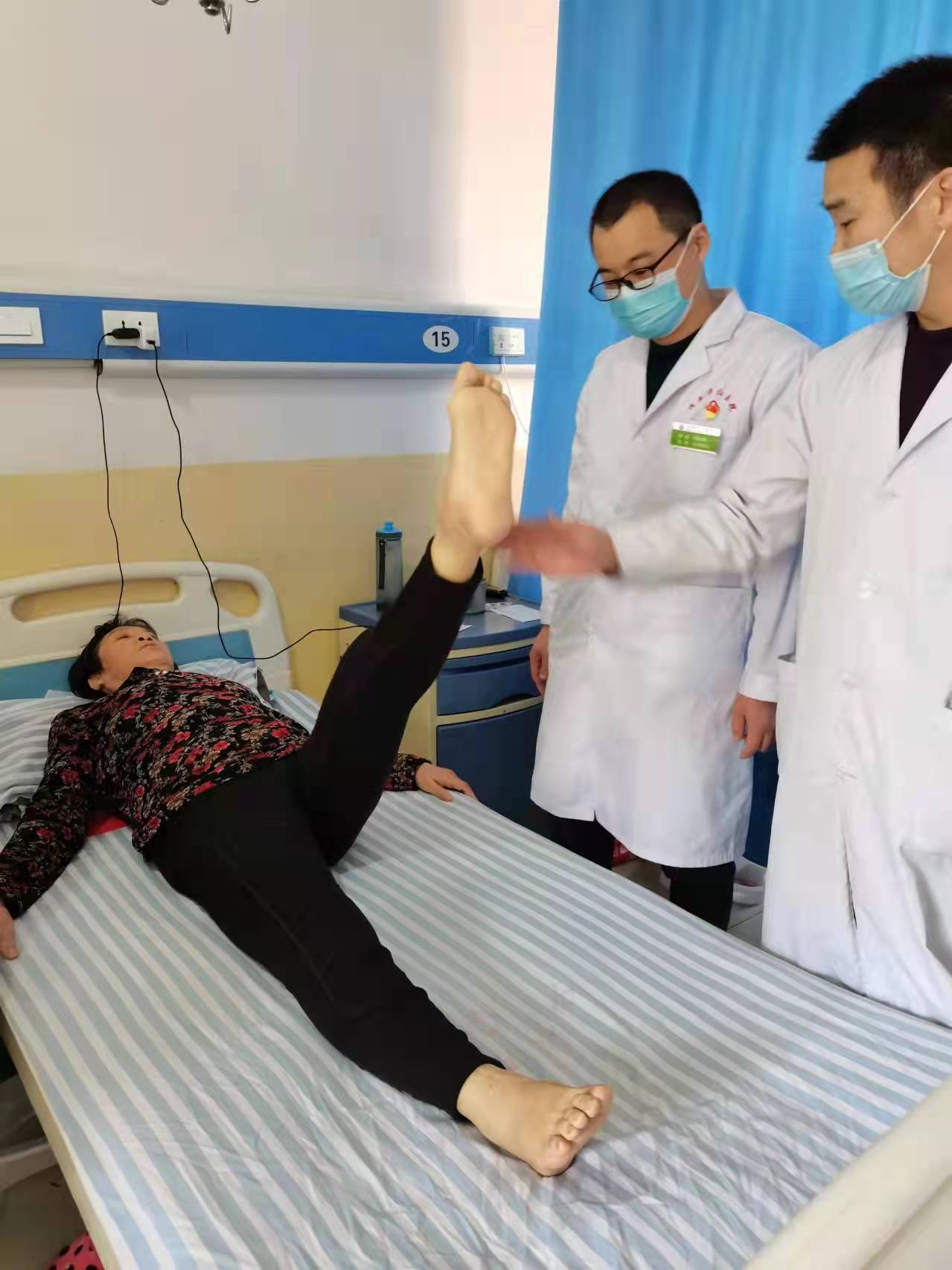 十年忍痛重获“新生”——渭南华仁医院让65岁老人不再受腿疼的困扰