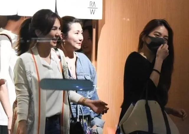 张承中情史,张承中对selina的评论