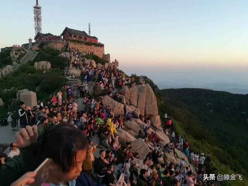 泰山之巅玉皇顶图片,泰山之巅玉皇顶五岳独尊