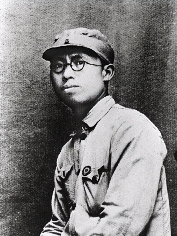 第一位去世的开国元帅、大将、中将、少将分别是谁