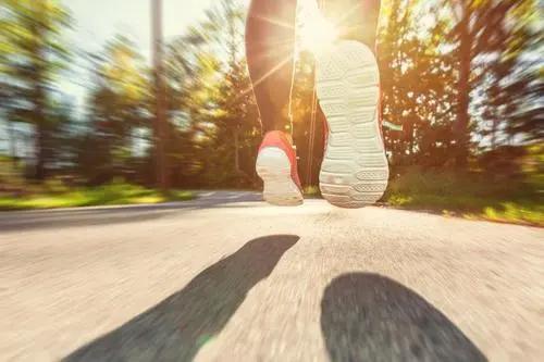 韩寒关于跑步经典语录,韩寒跑步5公里视频