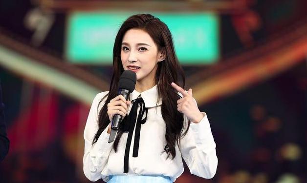 马凡舒：央视最美女主持，堪比王冰冰，被誉为“董卿接班人”