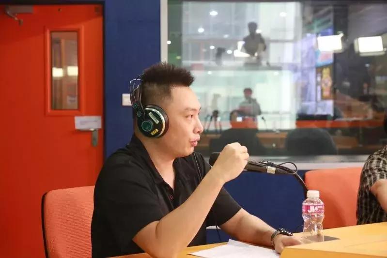 “在佛山坐公交是什么体验？”“谢邀，刚下公交，就是家门，不塞车太爽！”