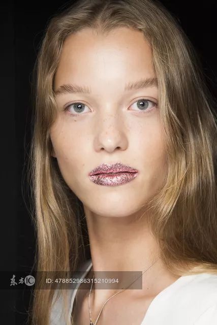 EIGSHOW丨鞠婧祎、李艺彤的仙女春夏妆容能让你美出新高度!