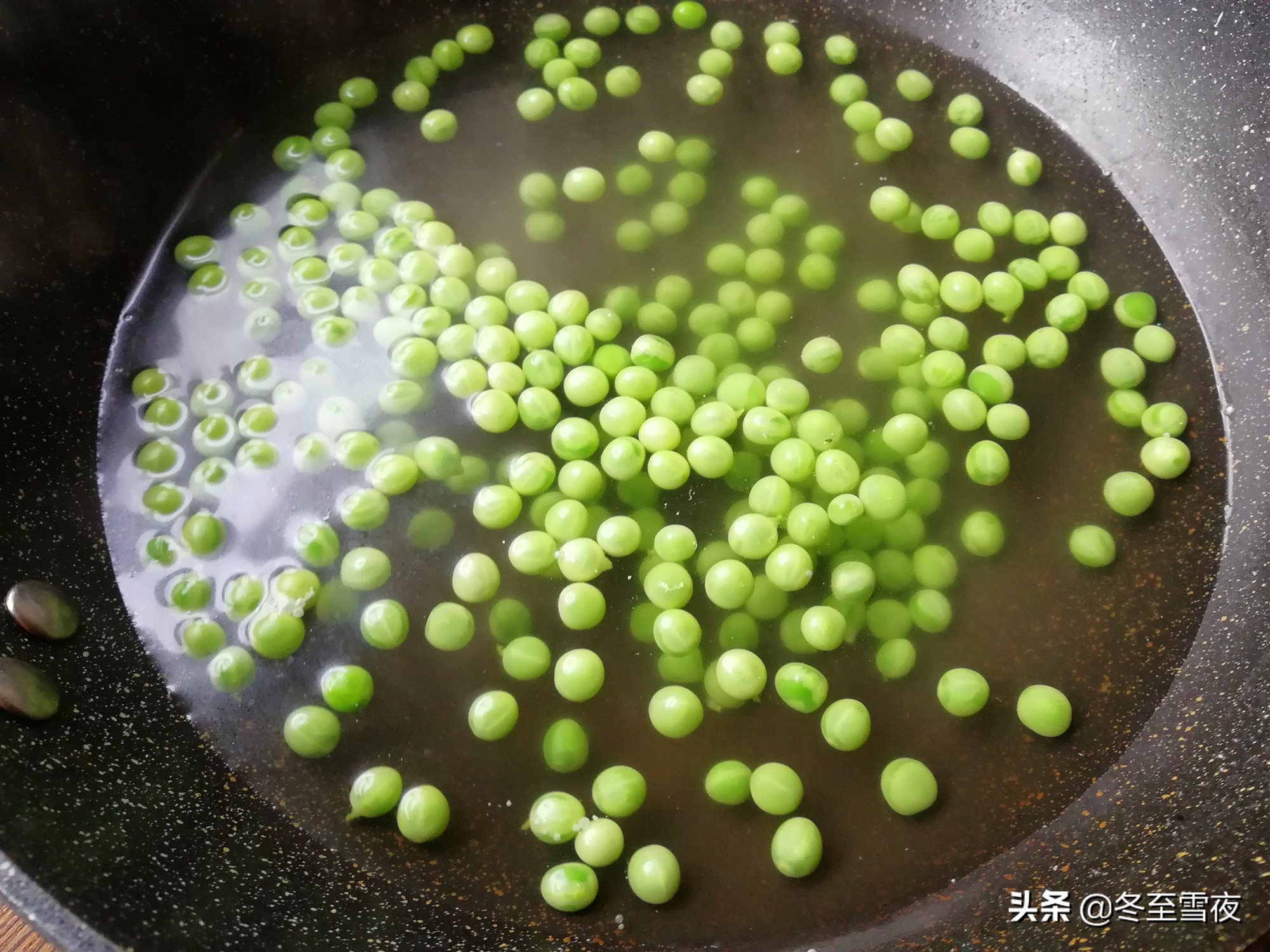 自己炒豌豆在哪里买干豌豆,肉末炒豌豆豌豆要不要焯水