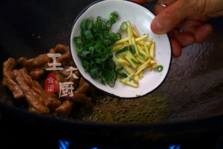 牛肉不柴的小妙招,牛肉不容易炒熟