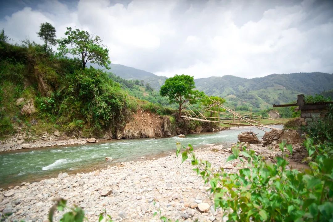 85后香港博士，为重庆人修了一座桥，上万村民请神仙加持