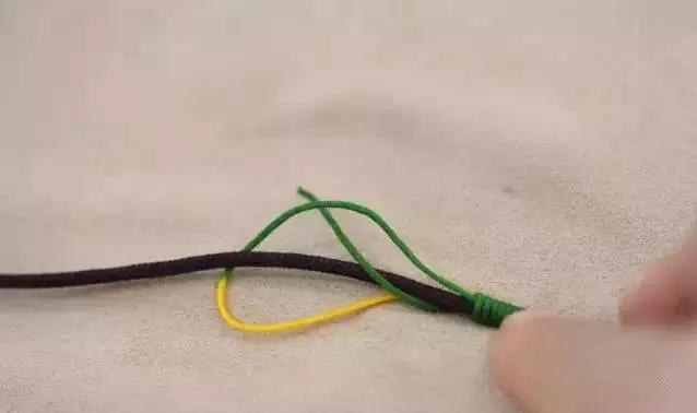 手编绳吊坠怎么打结,四股手编绳打结收尾