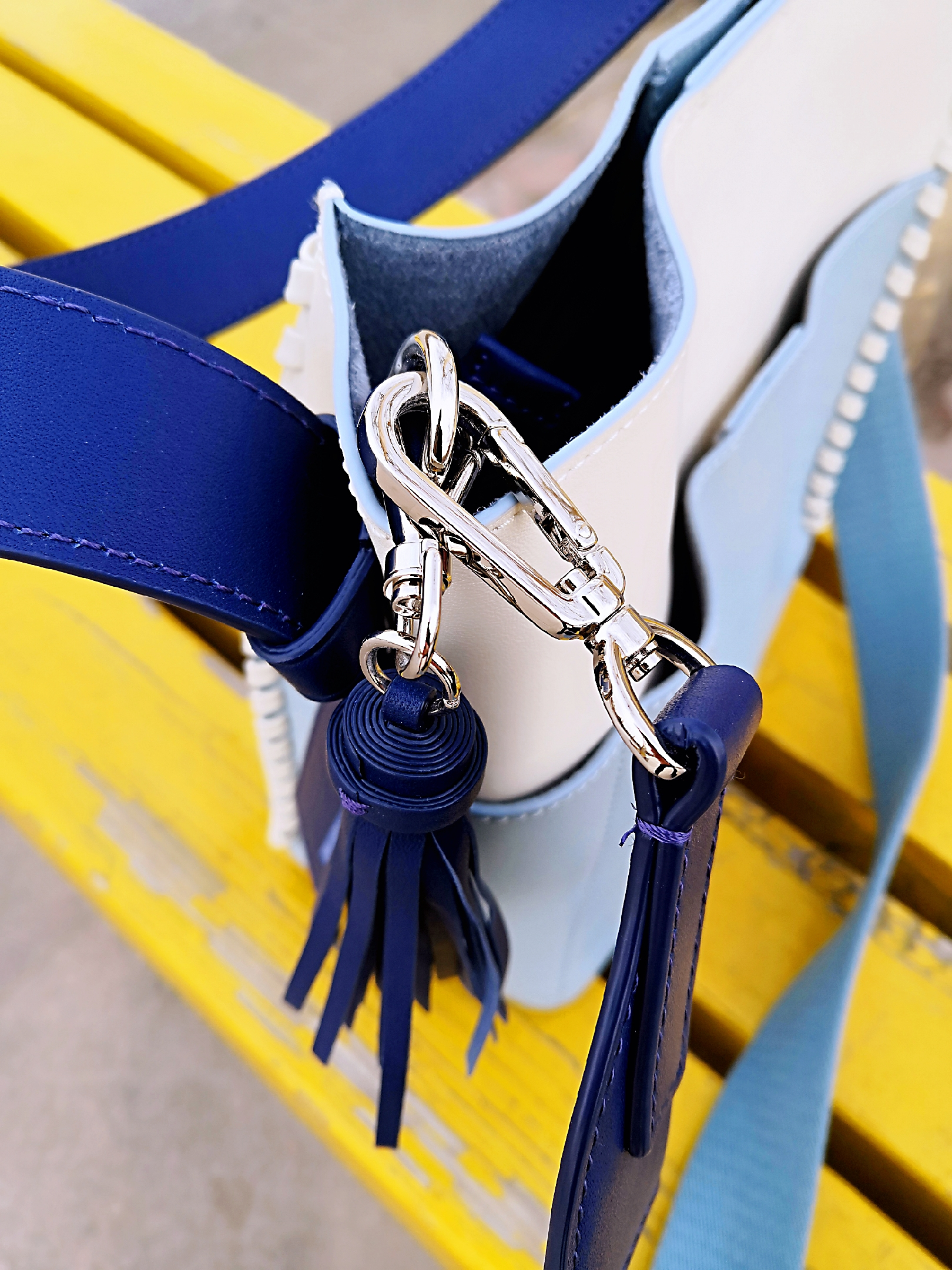 国产女包十大品牌迪桑娜,迪桑娜女包哪一款最火