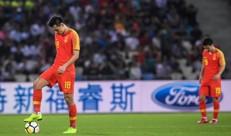 中国足球1:5负于泰国,中国足球1:8负于泰国
