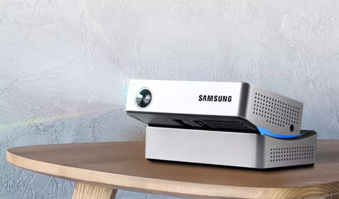 观影神器便携式家用投影仪推荐,智能投影仪家用超高清家庭影院