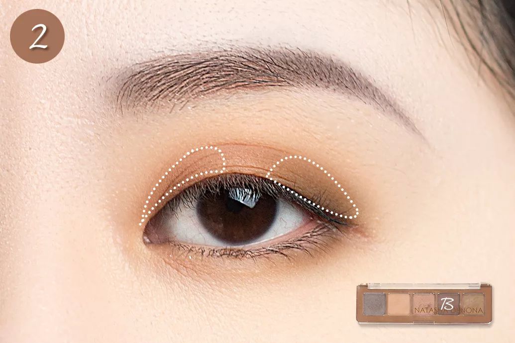 眼影不会画只涂液体眼影,新手画眼影教你正确的眼影画法