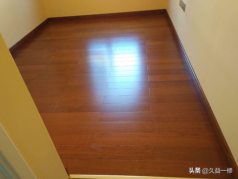 地板翘鼓起来了怎么修复,地板鼓起来了怎么修复