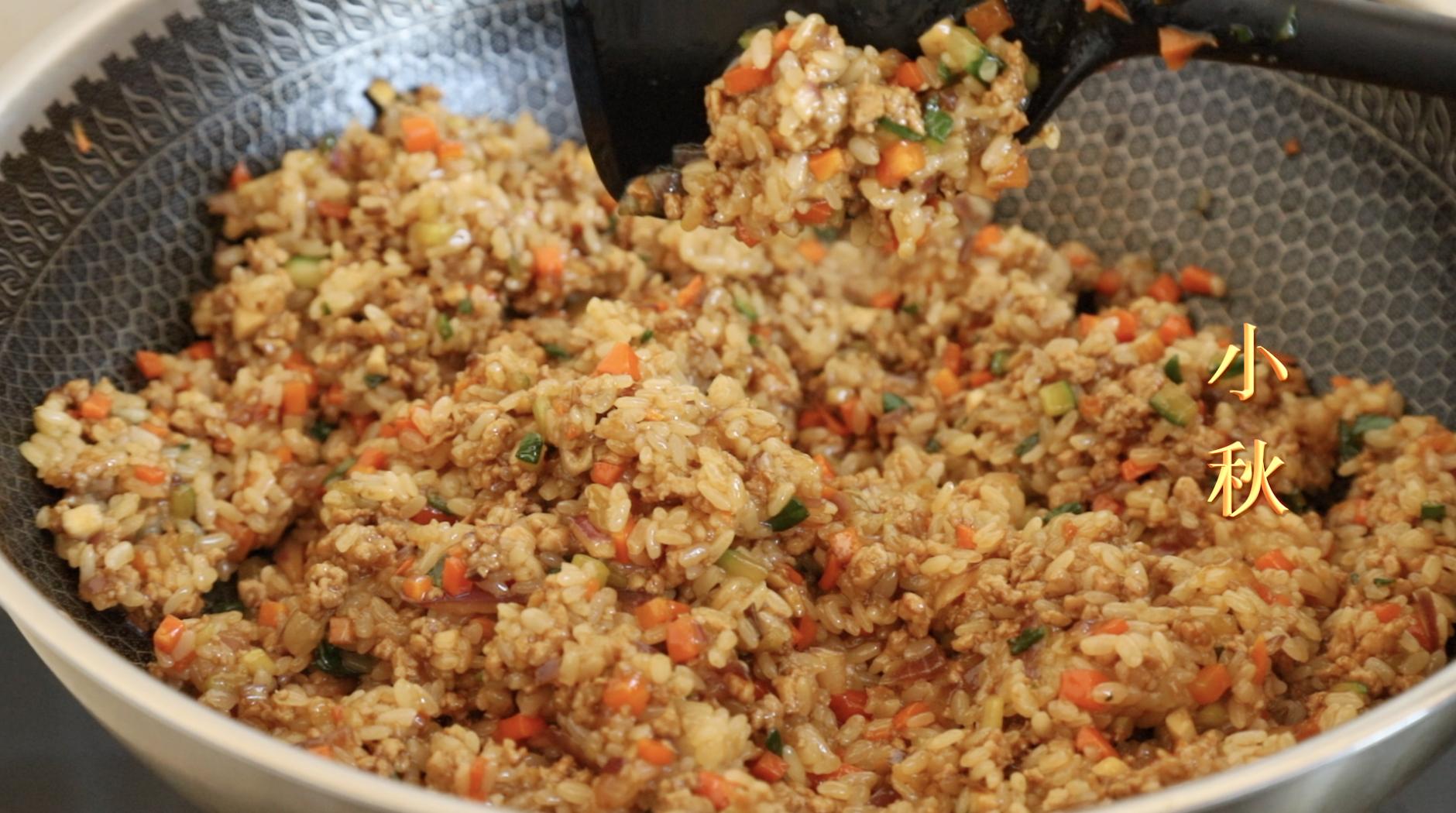 家里剩些饺子皮可以做什么美食呢,吃剩的饺子皮这样做很好吃哦