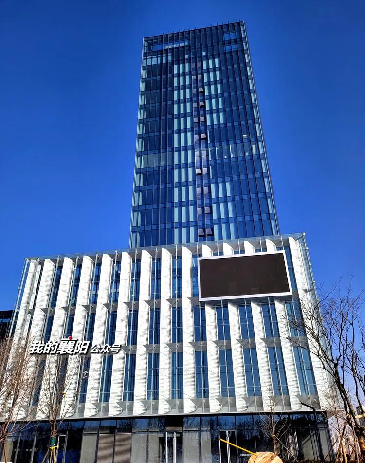 高颜值！东津又一座“甲级写字楼”！总部基地+双层停车场！