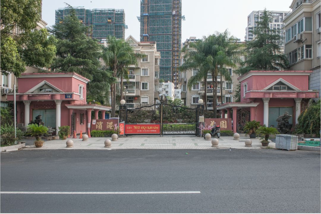 3年拍了400多个小区大门!温州这个摄影师这样说