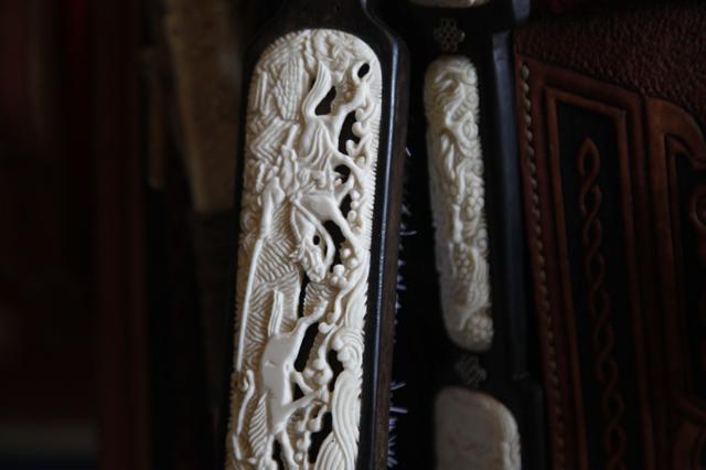 用骨头拼成的工艺品,用骨头做的蒙古艺术