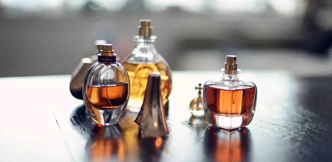 在爱情面前我们都是赌徒,用蔚蓝香水为啥是渣男