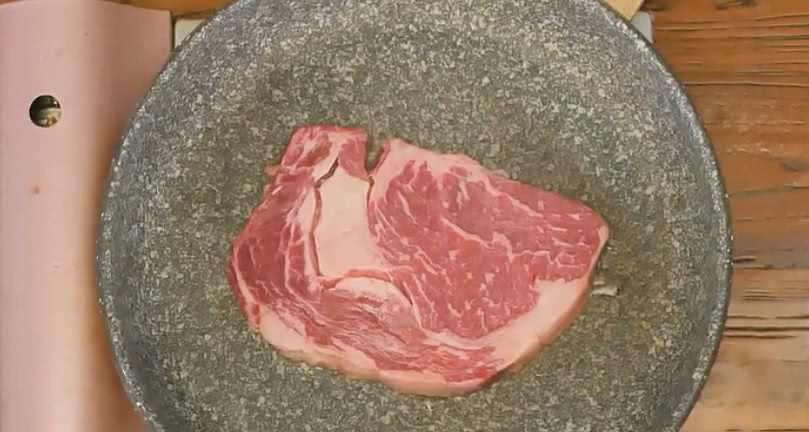 第一次尝试家庭版牛排效果不错,八分钟超长家庭版牛排入门攻略