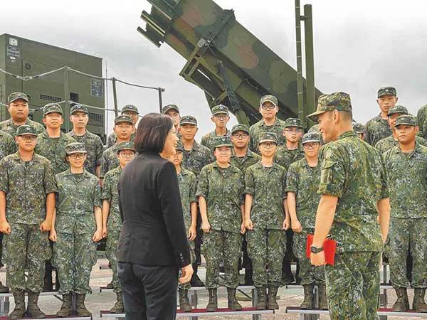台湾人都只要服4个月兵役吗,台湾年轻人为什么要服兵役