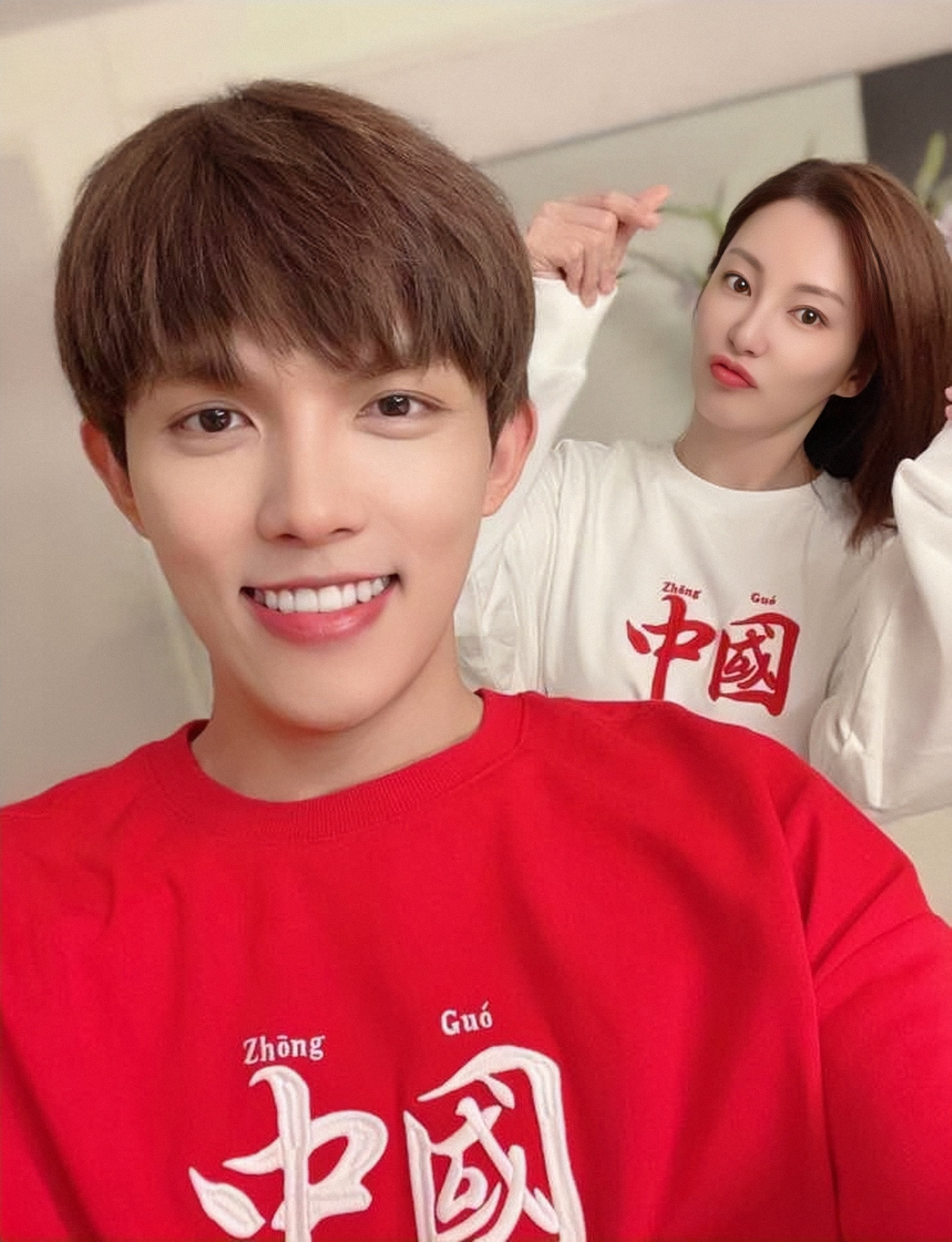 张雨绮御姐出场,张雨绮一向肤白貌美很有御姐气质