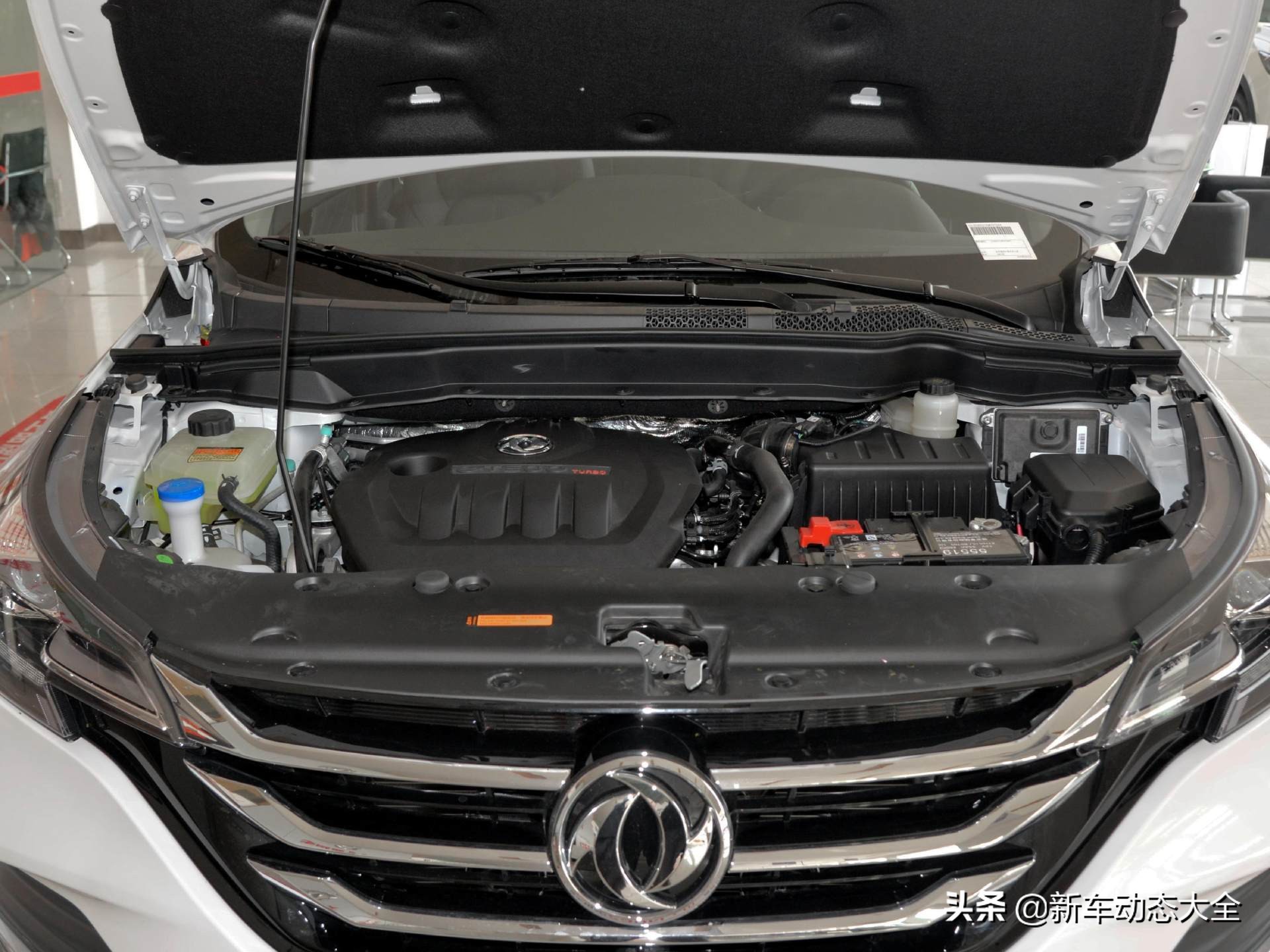 价格便宜还省油，老牌国产品牌SUV，实拍东风风神AX7