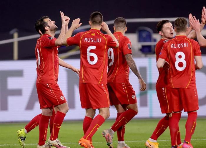 2-1，超级大冷门！德国队沦为最大的笑柄，昔日鱼腩队反超国足