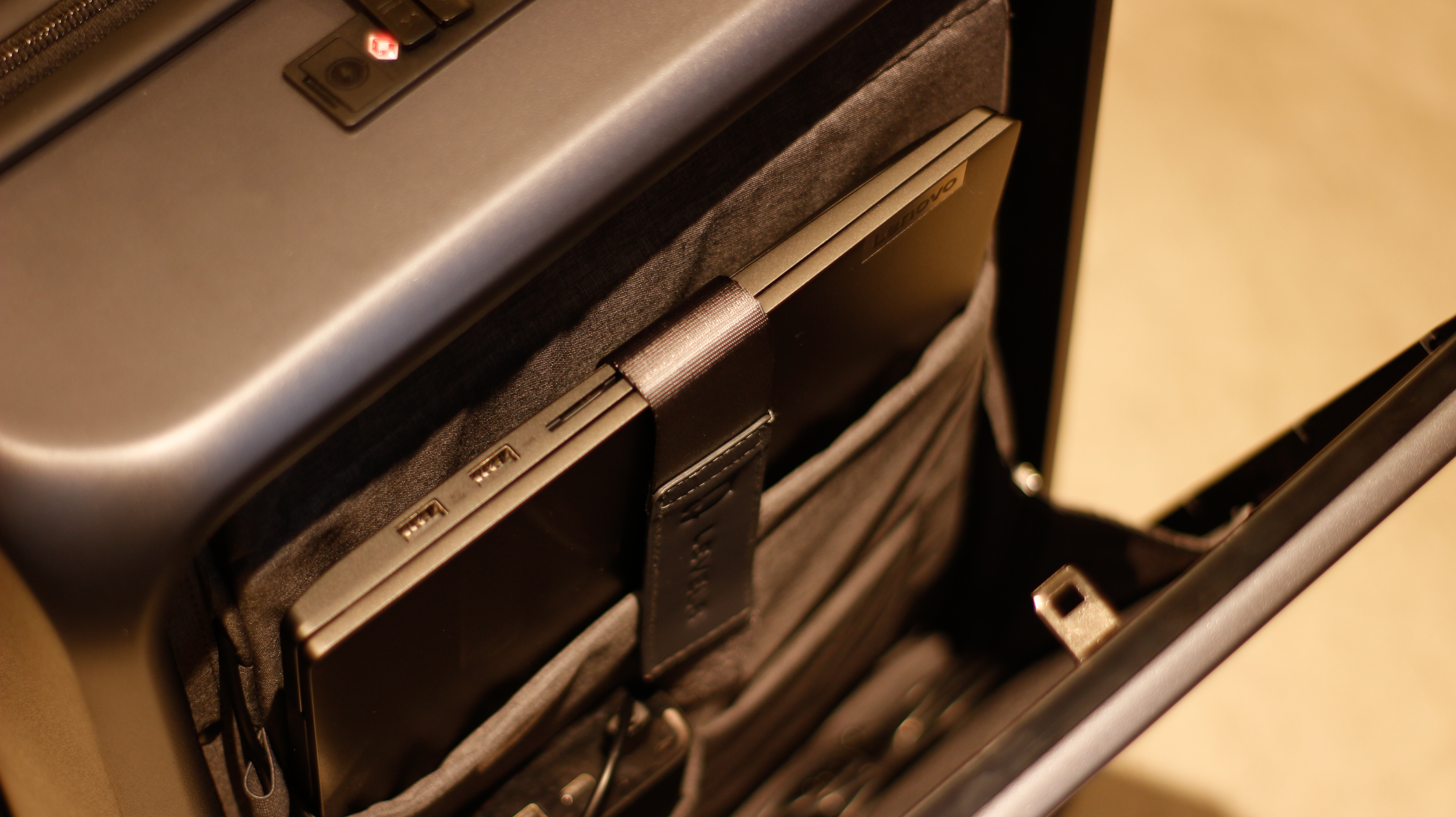 地平线8号拉杆箱旗舰版开箱,地平线八号最新款行李箱