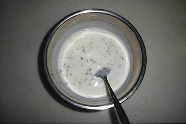 蔓越莓酸奶冰格制作,蔓越莓牛奶冰棒人参果制作