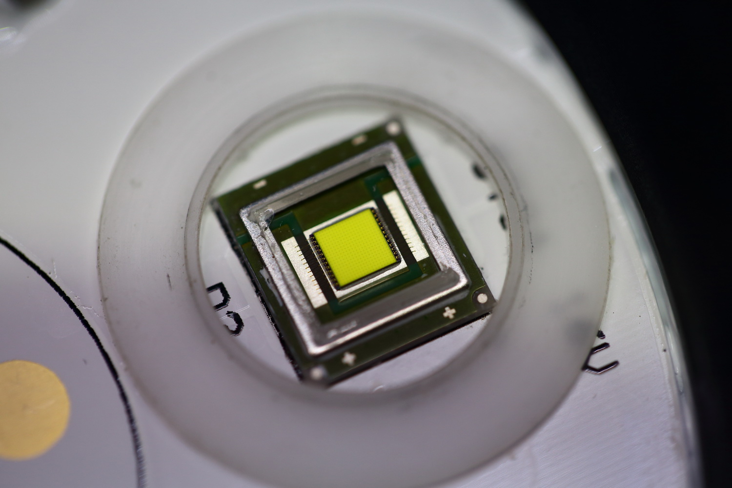 涓や竾娴佹槑杩滃皠,闆锋槑鍏攇t94鎵嬬數娴嬭瘎