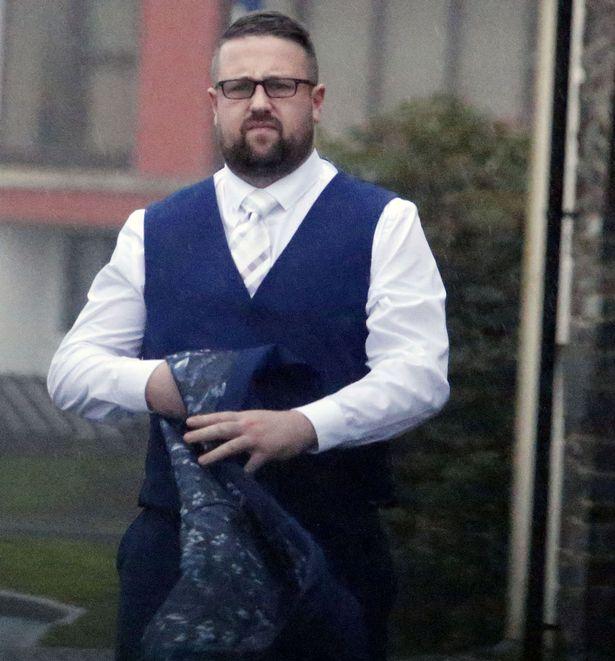 英国伴郎暴打新娘,英国新娘婚礼遭伴郎暴打