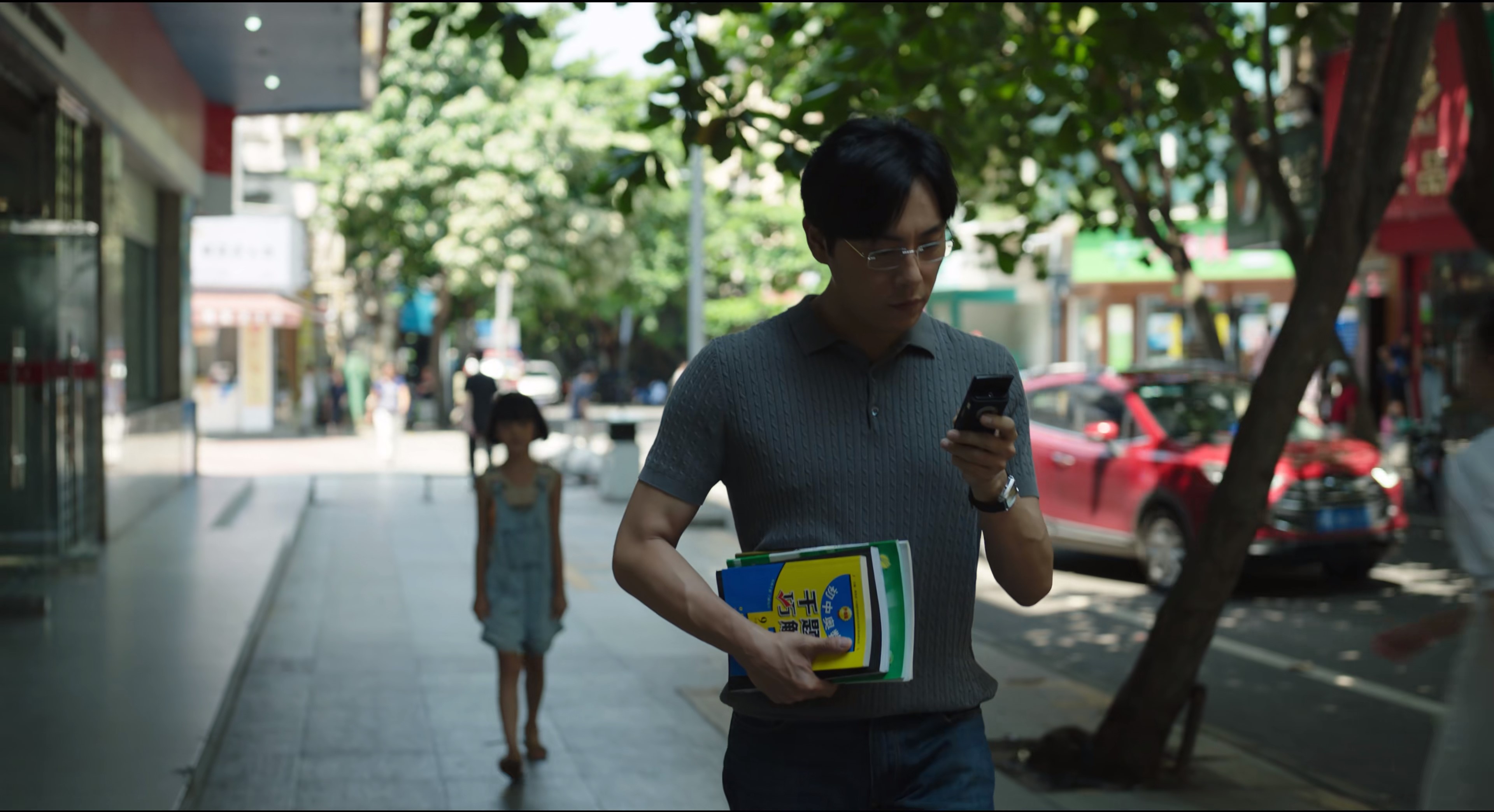 张东升约你去爬山，盘点《隐秘的角落》中角色们使用的手机型号