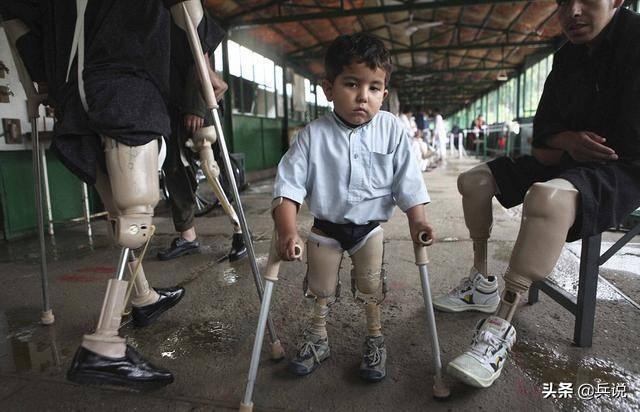 蝴蝶式反步兵地雷,弹射式反步兵地雷