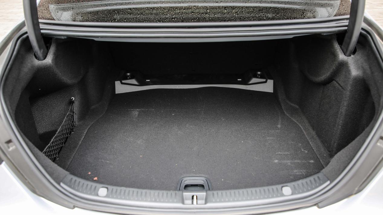 牛x摩托车评测,奔驰e260l2024款最新款动力试驾