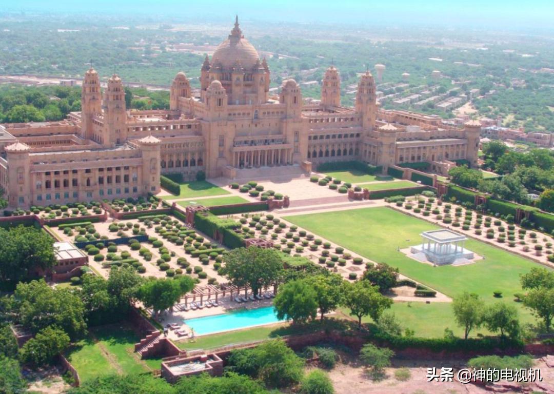 阿米尔汗在印度影坛什么地位,阿米尔汗在印度电影界的地位