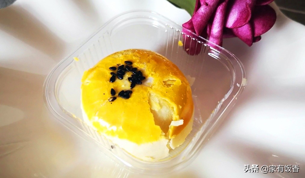 蛋黄酥9.9元6个包邮,蛋黄酥一箱9.9包邮