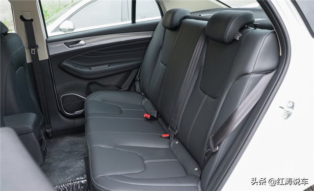 艾瑞泽5手自一体开车测评,工薪阶层开什么车比较好