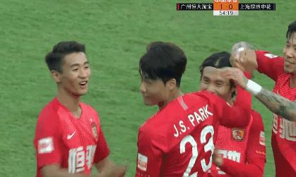 韦世豪恒大夺冠鲁能,韦世豪杨立瑜鞭策国脚以国足为重