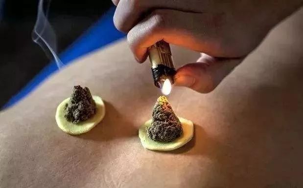 产后抱娃腰痛怎么缓解,产后腰不好如何有效缓解产后腰痛