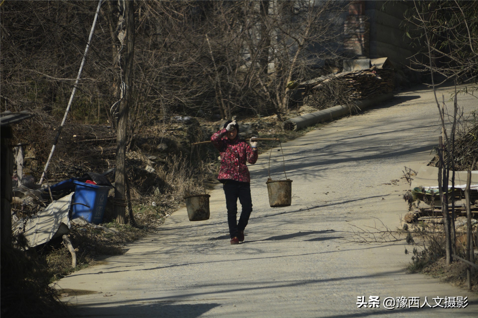 农村大叔酿酒五粮液,栾川自酿五粮液